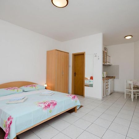 Apartments Branimir Novi Vinodolski Exterior photo