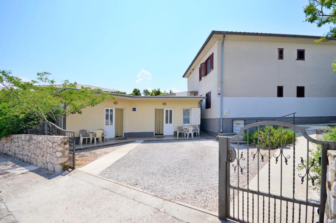 Apartments Branimir Novi Vinodolski Exterior photo